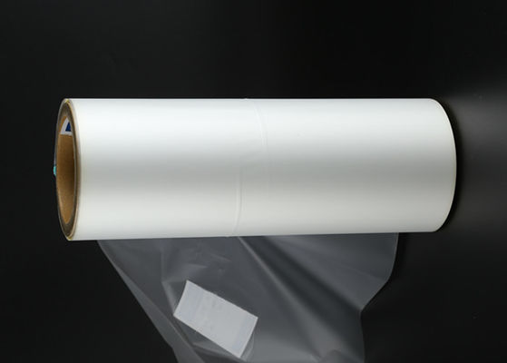 Good price Фильм царапины устойчивый на упаковка ширины 1120mm, фильма слоения Анти--царапин 22mic BOPP термального онлайн
